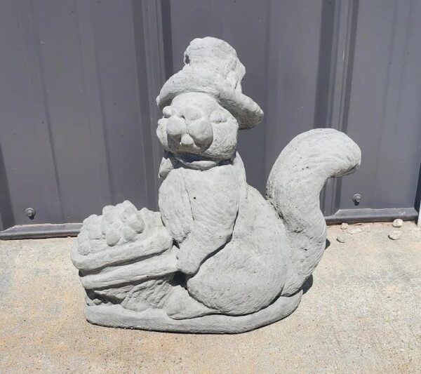 Derby Squirrel w/wheelbarrow