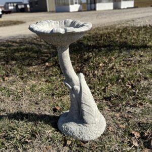 Tulip One Piece Birdbath